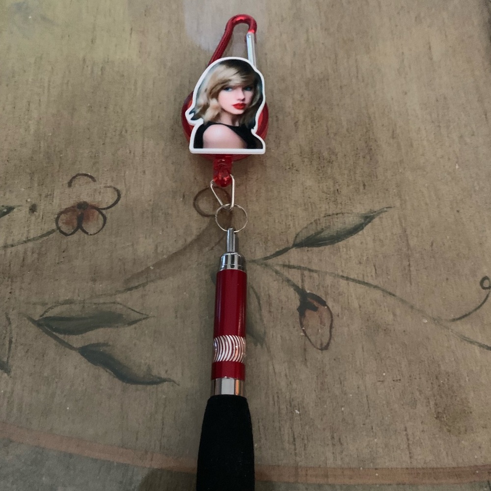 New handmade Taylor Swift pen and key ring or backpack clip.